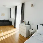 касида Konukevi