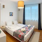 Konukevi касида 3*